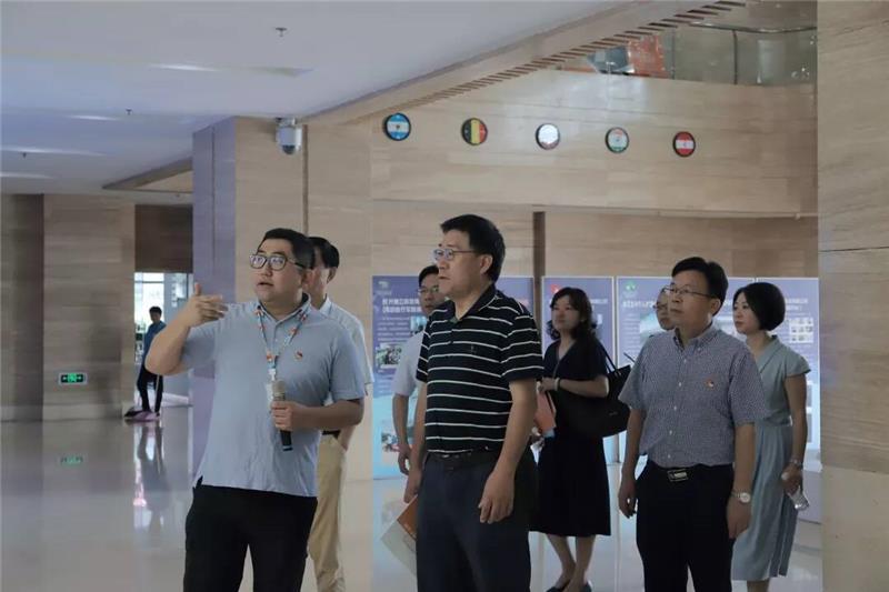 国家统计局贸易外经司副司长刘金钟一行考察指导-1.jpg